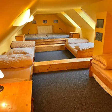 Pansky Dum - * 伊泽卡